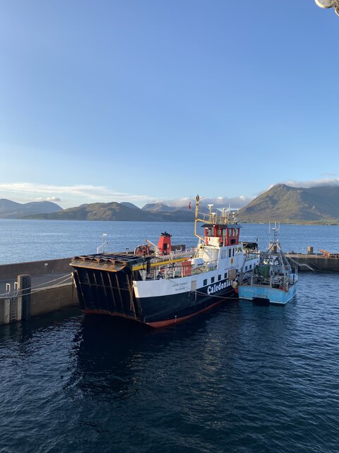 Raasay Ferry © thejackrustles cc-by-sa/2.0 :: Geograph Britain and Ireland