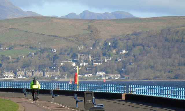 Greenock Esplanade © Thomas Nugent :: Geograph Britain and Ireland