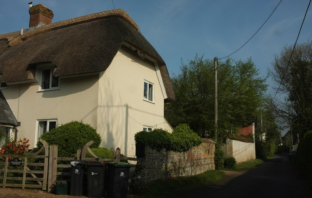 Appledore Cottage, Farnham © Derek Harper cc-by-sa/2.0 :: Geograph ...