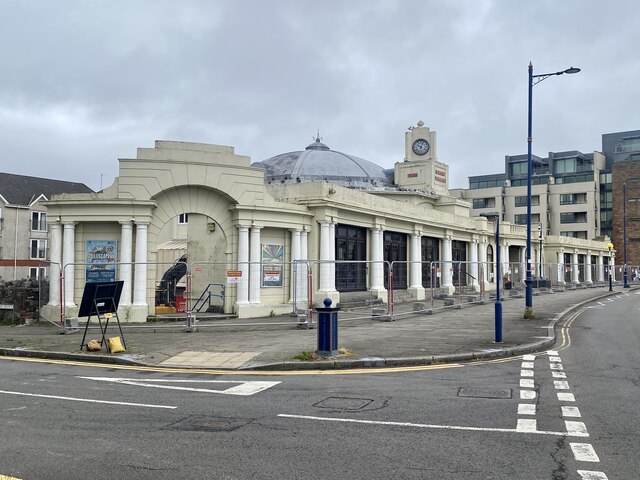 Porthcawl Pavilion © Alan Hughes :: Geograph Britain and Ireland