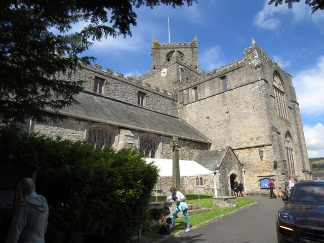 Cartmel Priory © David M Clark cc-by-sa/2.0 :: Geograph Britain and Ireland