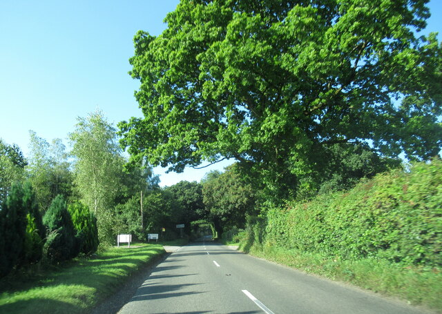 The A345 south approaching junction for... © Roy Hughes :: Geograph ...