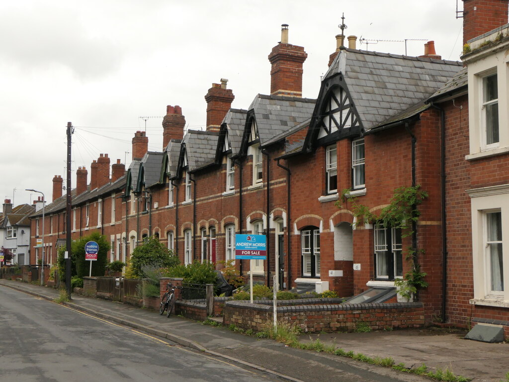 Castle Green Villas © Richard Webb cc-by-sa/2.0 :: Geograph Britain and ...