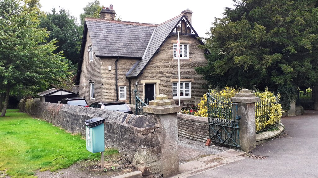 Lodge on west side of Waddington Road © Roger Templeman :: Geograph ...