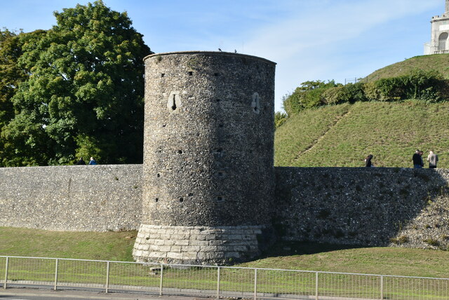 Canterbury City Walls © N Chadwick cc-by-sa/2.0 :: Geograph Britain and ...