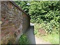 Public footpath between Dippons Drive and Mill Lane