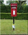 Elizabeth II postbox on Macclesfield Road