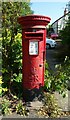 Elizabeth II postbox on Runcorn Road, Barnton