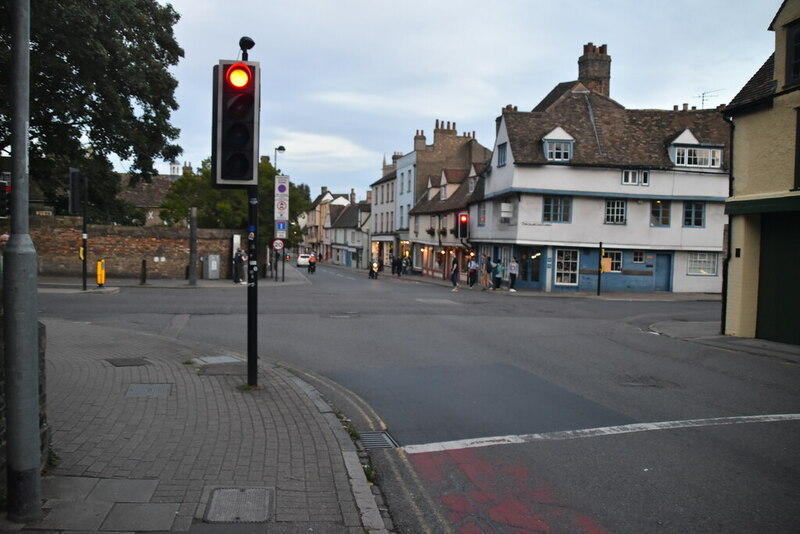 Bottom of Castle St © N Chadwick cc-by-sa/2.0 :: Geograph Britain and ...