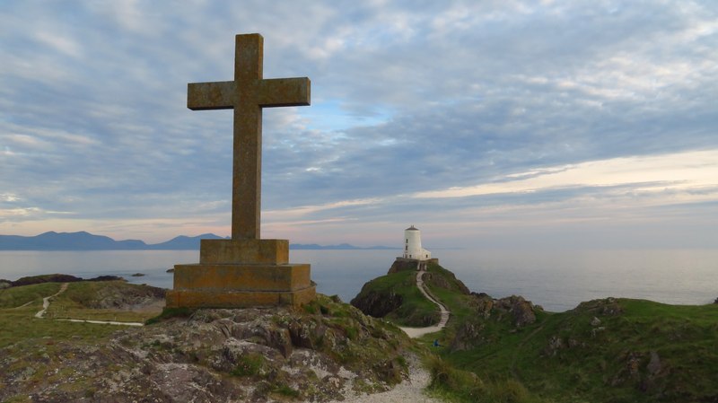 On Llanddwyn Island - Modern Cross © Colin Park cc-by-sa/2.0 ...