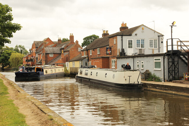 Mooring at The Rose & Crown © Richard Croft :: Geograph Britain and Ireland