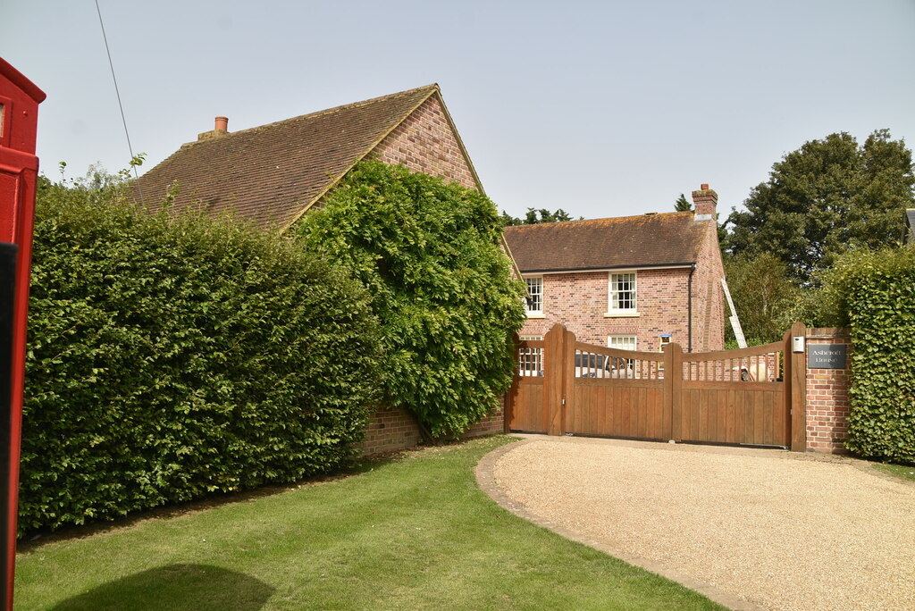 Ashcroft House © N Chadwick cc-by-sa/2.0 :: Geograph Britain and Ireland