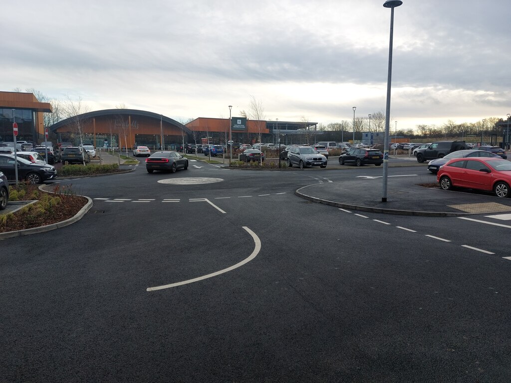 Car park and shops, Willowburn Retail... © Graham Robson cc-by-sa/2.0 ...