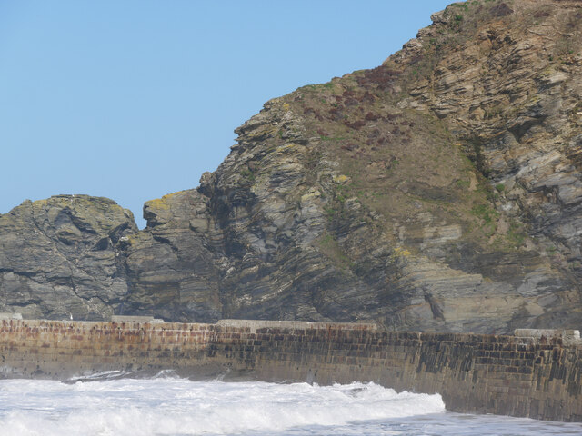 Rock formations - Portreath © Pete Cruse cc-by-sa/2.0 :: Geograph ...