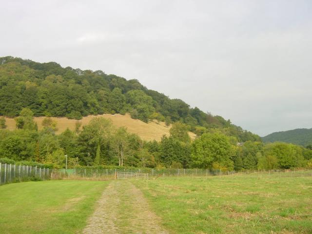 Cefn-gwastad (level ridge)