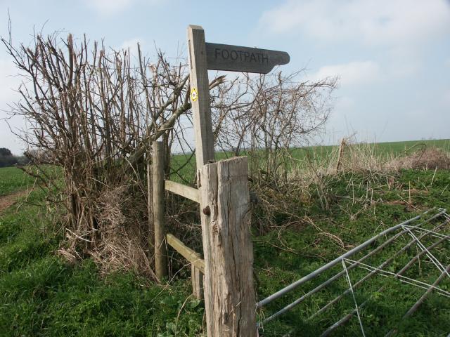 Footpath marker on the Monarch's Way