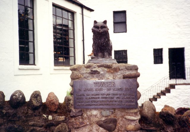 Towser Memorial, Glenturret Distillery Visitors Centre