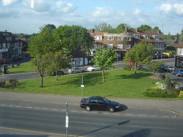 Brookmans Park Village Green and shops