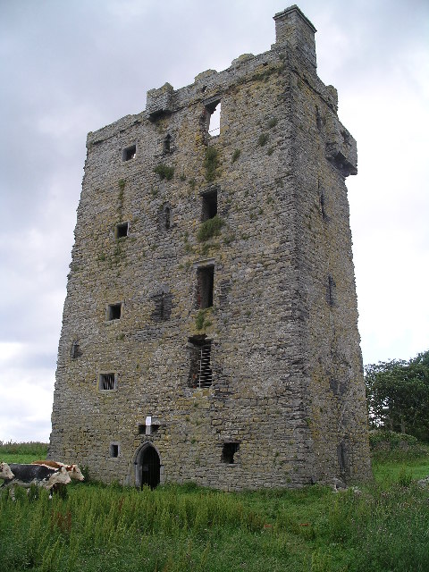 Carrigaholt Castle © Warren Buckley cc-by-sa/2.0 :: Geograph Britain ...