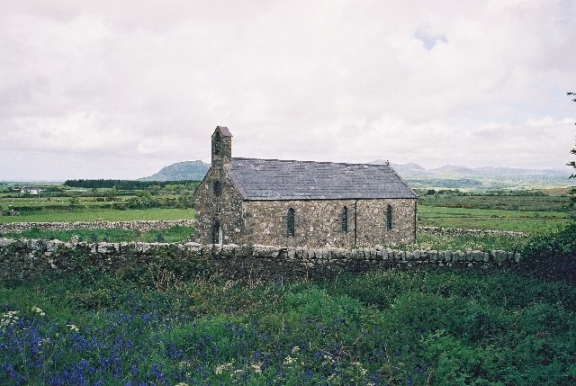 Llanfihangel Bachellaeth church © mike keel cc-by-sa/2.0 :: Geograph ...