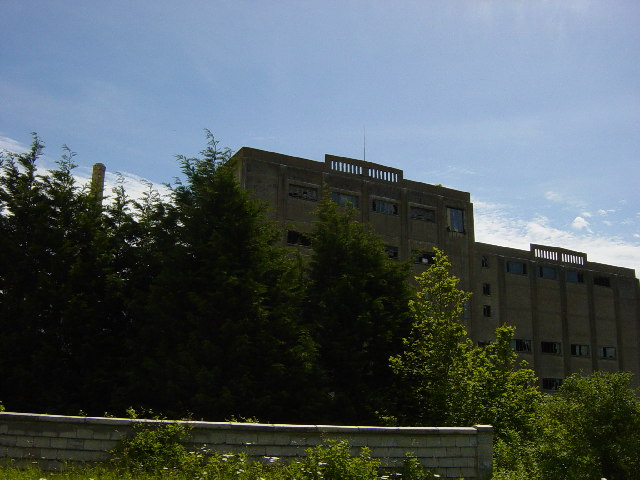 Derelict Buildings at the old Cement Works