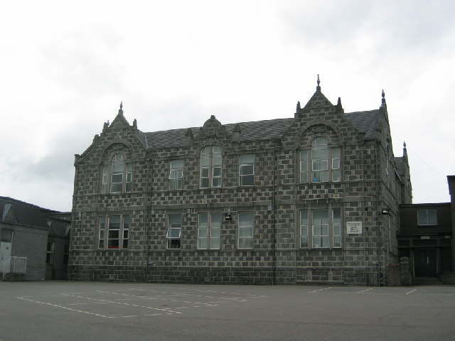 Culter Primary school © Lizzie cc-by-sa/2.0 :: Geograph Britain and Ireland