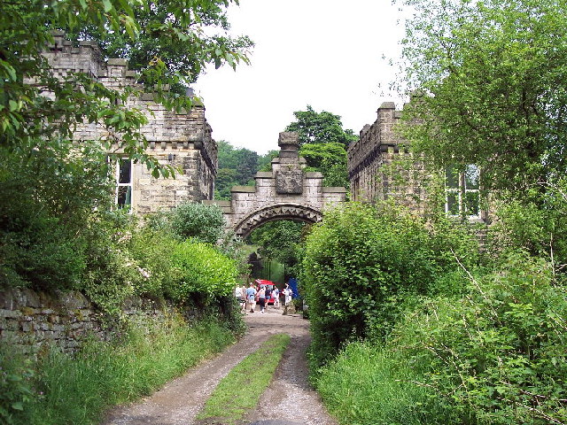 Lower gatehouse and gas-works, Castle Carr