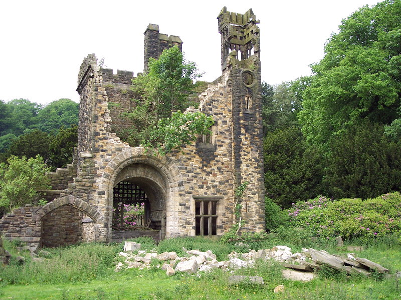 Castle ruins. Замок карра.