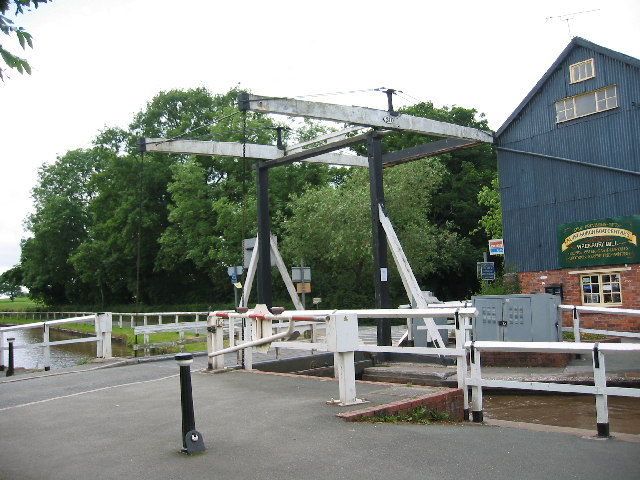 Wrenbury Bridge