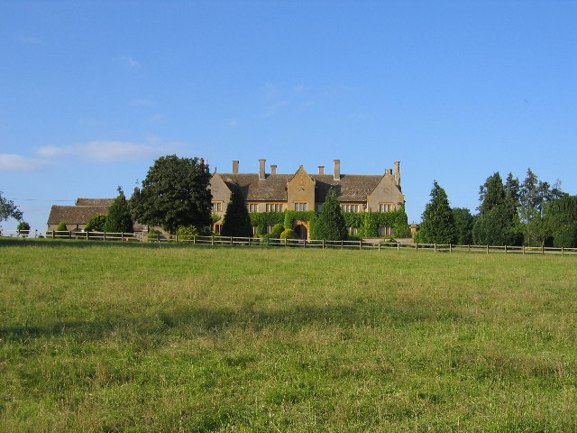 Austy Manor