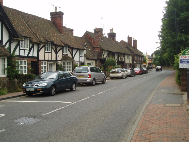 Brasted High Street on the A25 © Nigel Freeman :: Geograph Britain and ...