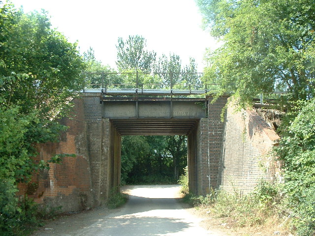 Railway bridge over bridleway