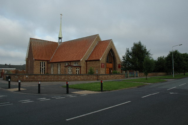 Saint Andrews Church, Orford with... © andy :: Geograph Britain and Ireland