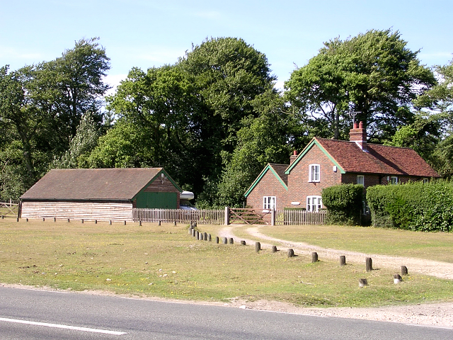 Cottage Near The Bramshaw Telegraph C Jim Champion Geograph