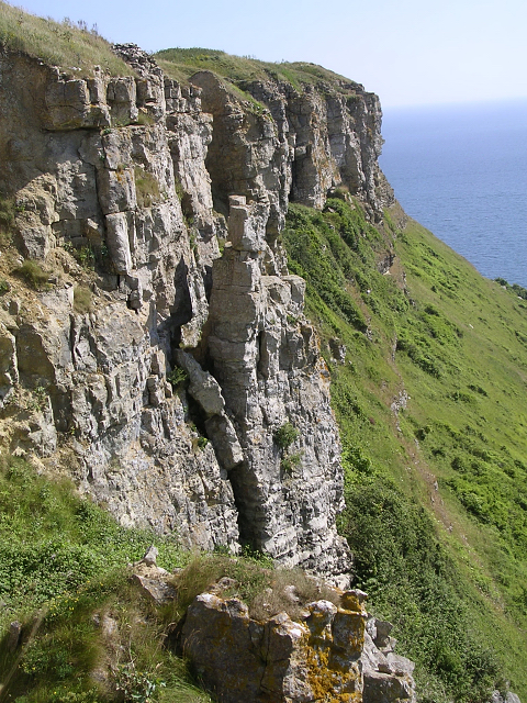 Crumbling limestone cliffs of Emmetts Hill, Isle of Purbeck
