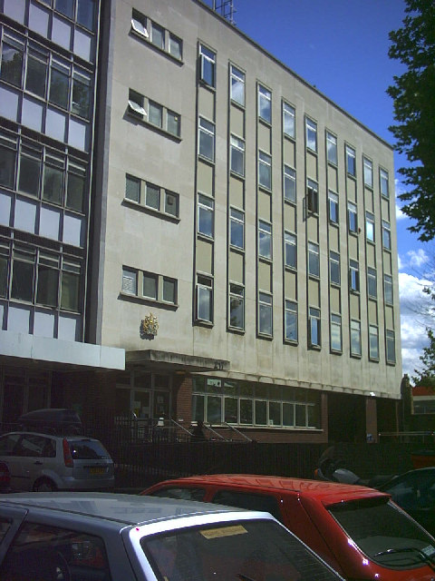 Balham Youth Court, Balham High Road (A24).