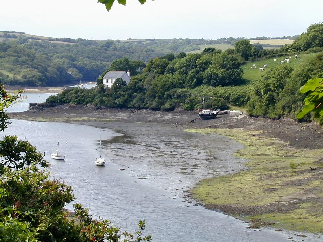 Quay Cottage and Porth Creek