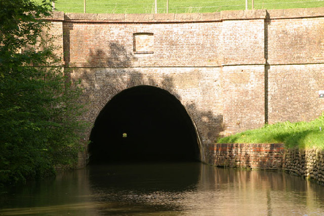 The entrance to Crick Tunnel on the Grand Union Canal (Leicester Section)