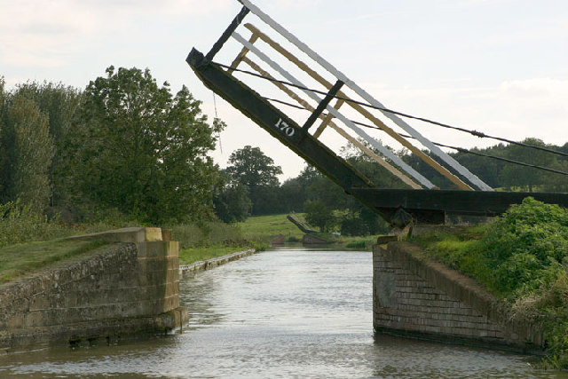 Lift Bridge 170 over the Oxford Canal