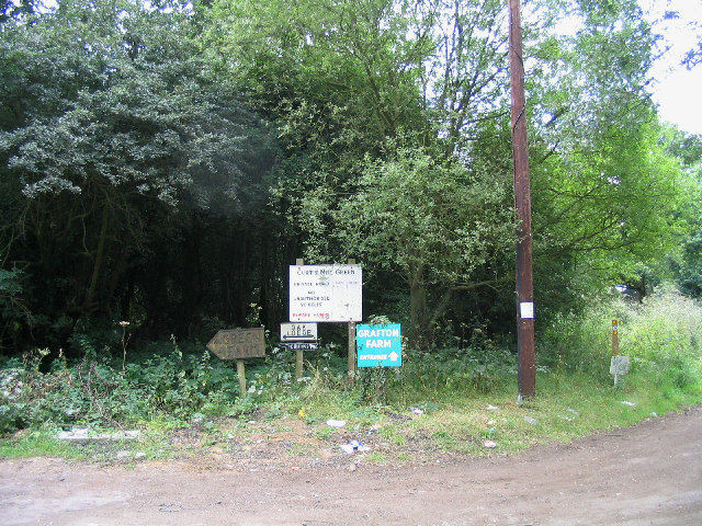 Signs & rubbish, Curtis Mill Green, Essex