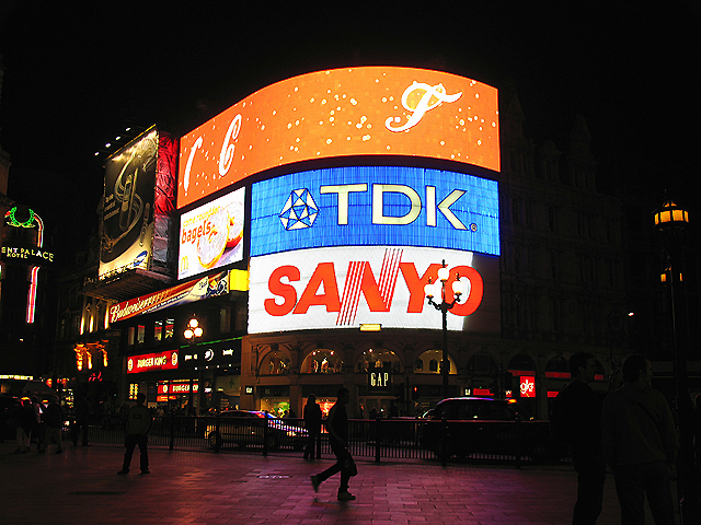 Neon Glow: Piccadilly Circus