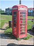 SZ2891 : Telephone box at Milford Green by David Rogers
