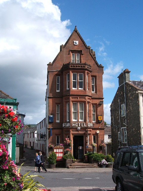 The Star Hotel © Norma Foggo cc-by-sa/2.0 :: Geograph Britain and Ireland