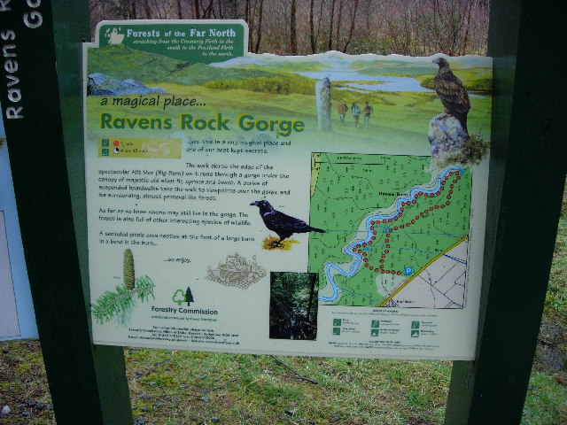 signpost at the start of the Ravens Rock Gorge