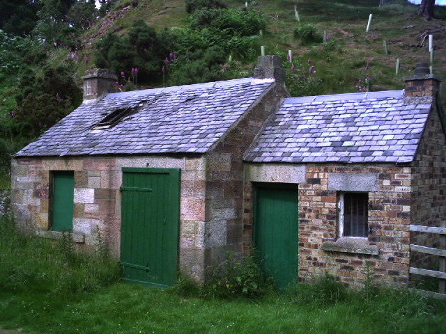 Abandoned Cottage at Glencorse Filter Beds