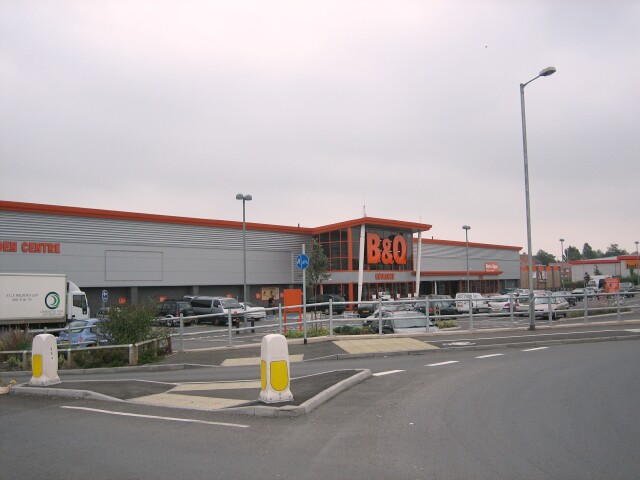 B&Q Evesham © Dave Bushell :: Geograph Britain and Ireland