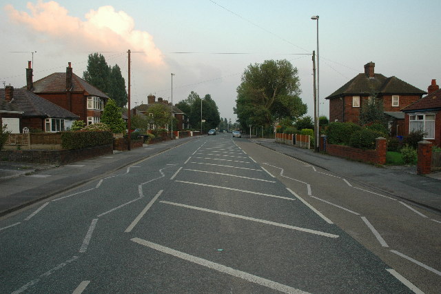 Liverpool Road Through Widnes © Andy Cc By Sa20 Geograph Britain