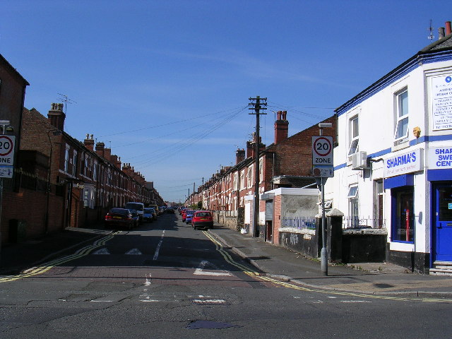 Terraced houses in Crewe Street, Derby © Philip Grimshaw cc-by-sa/2.0 ...