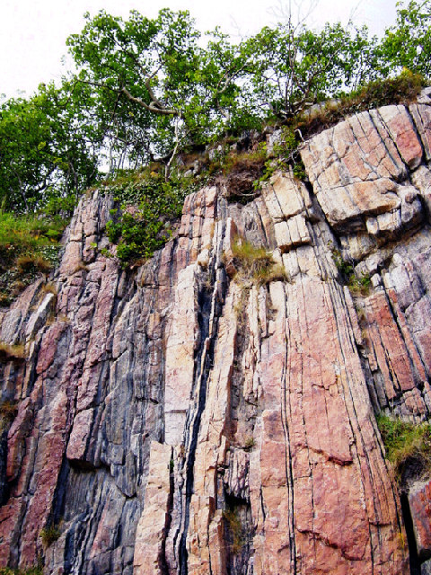 Vertical Rock Layering at Traigh Allt Chailgeag