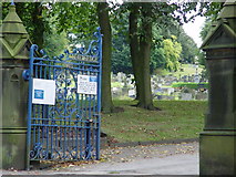 SE1823 : Liversedge Cemetery by Malcolm Street